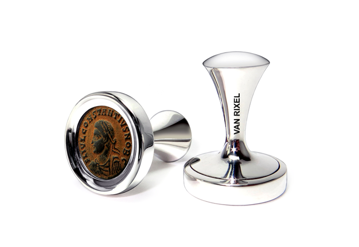 Een paar luxe, hoogwaardige, exclusieve en handgemaakte High End manchetknopen in 18 kt Geelgoud met Constantijn de Grote munt - MII